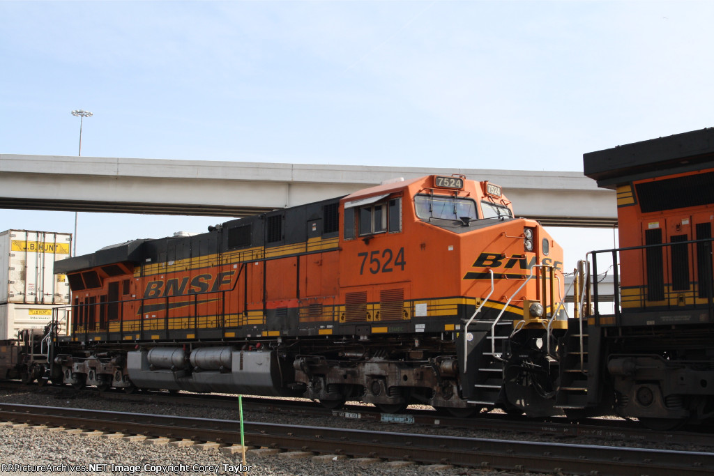 BNSF 7524